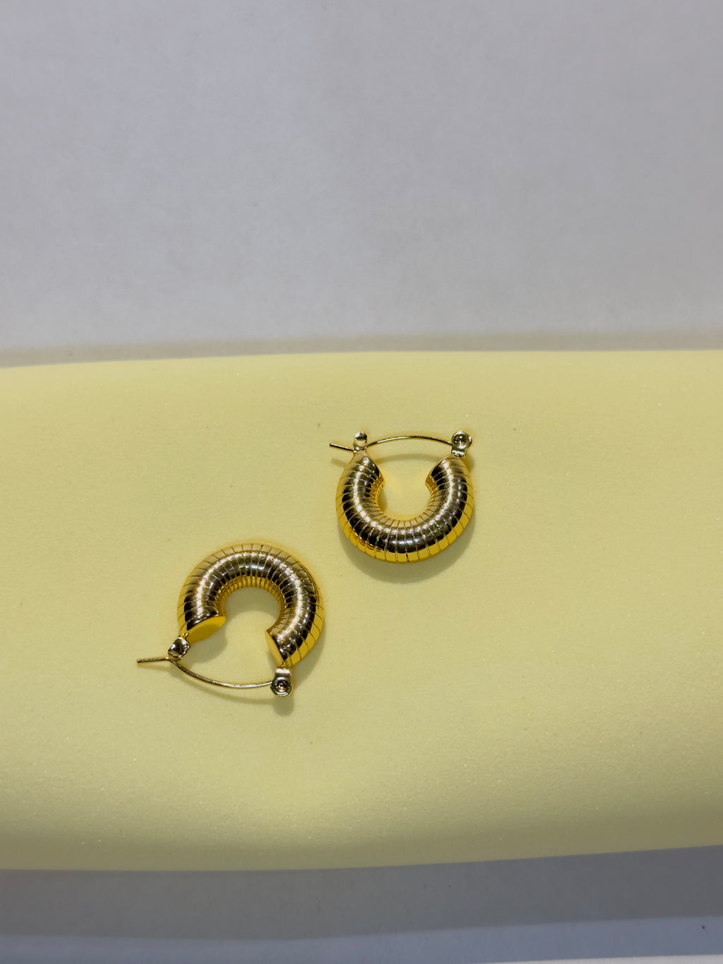 Minimalist Gold earrings